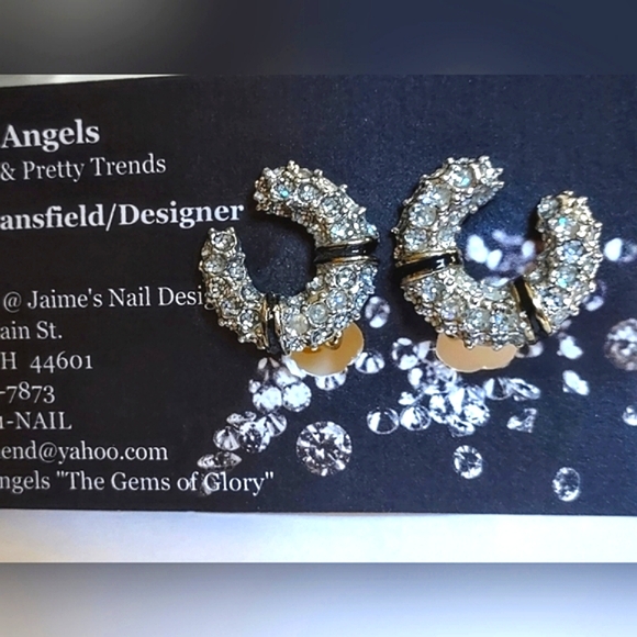 Mega Sparkly Vintage Clip Earrings - Picture 13 of 15